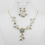 511174 Clear in Gold Crystal Necklace Set