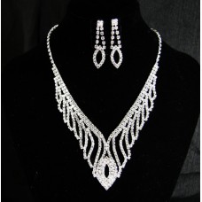 591501-101 Silver Necklace Set