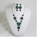 511159 green necklace