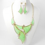 891049 Green Necklace