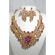 511123 Pink Crystal Necklace in Gold