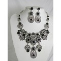 511127-102 Black Necklace Set in Silver